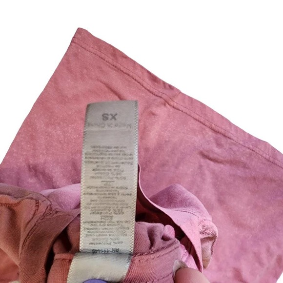 Distressed Pink Graphic Tee "Hey Trainwreck..." size xs unisex - Picture 4 of 5